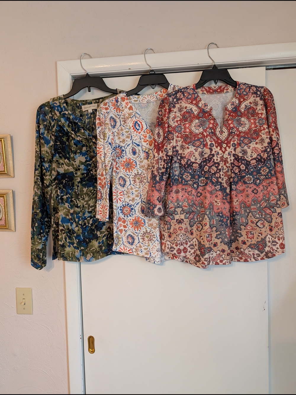 3 Ladies Print Pullover Tops - Sz Med